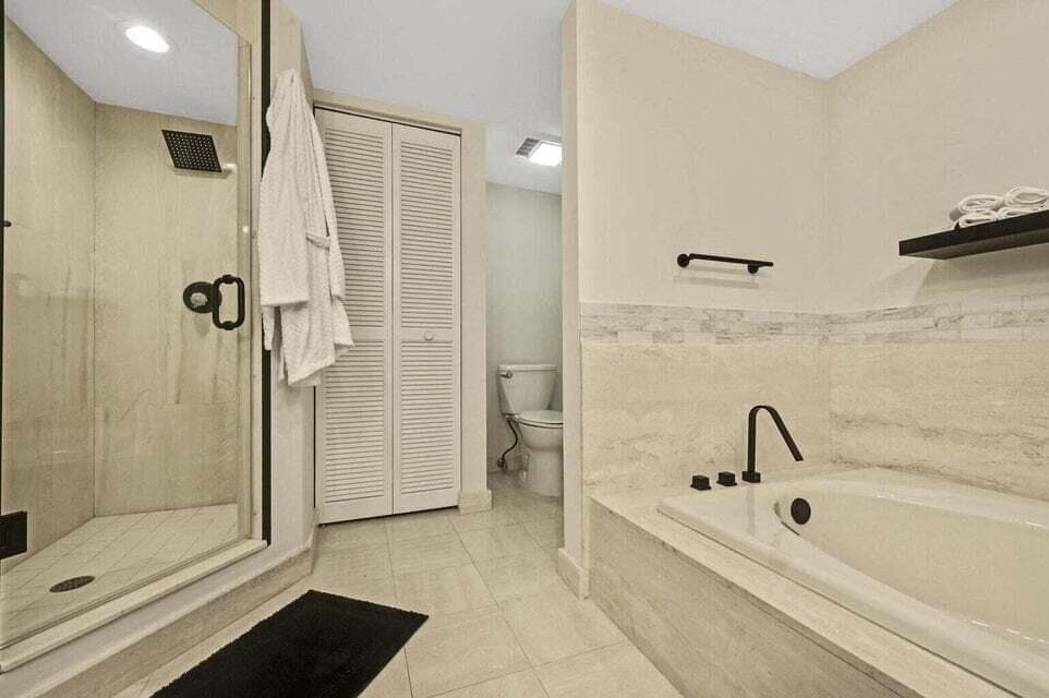 4201 N Ocean Boulevard 1605 photo 15