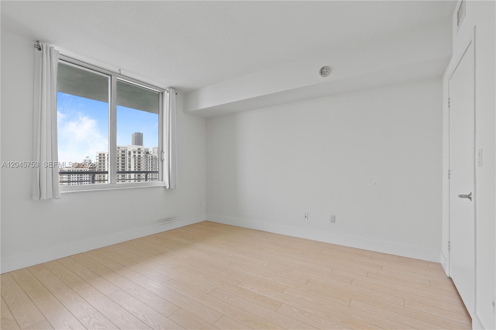 335 S Biscayne Blvd 3503 photo 22