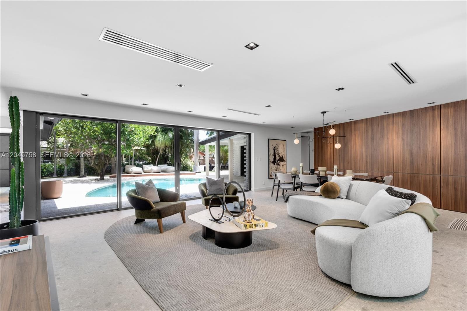 2500 Bayview Dr photo 2