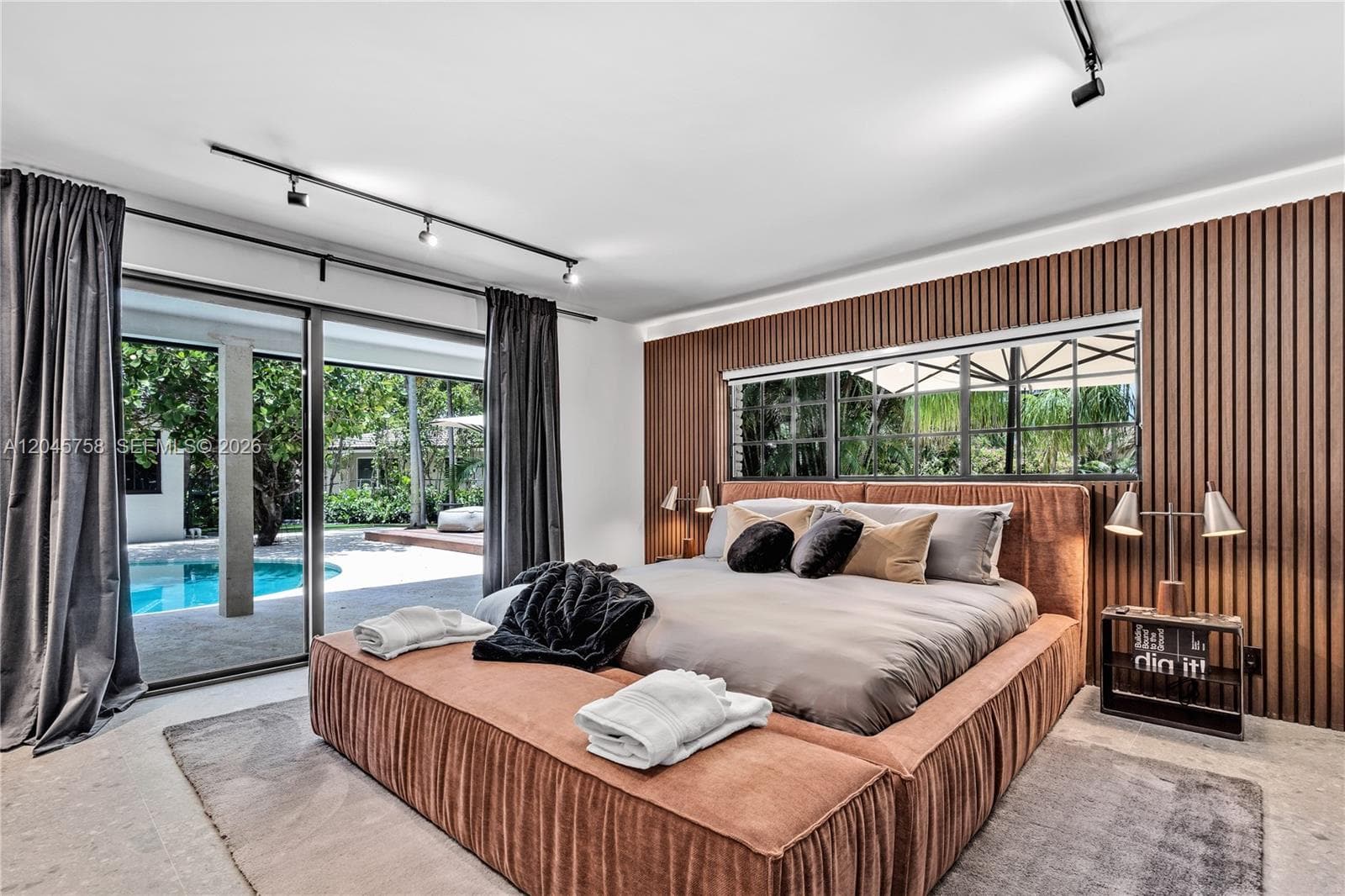 2500 Bayview Dr photo 22