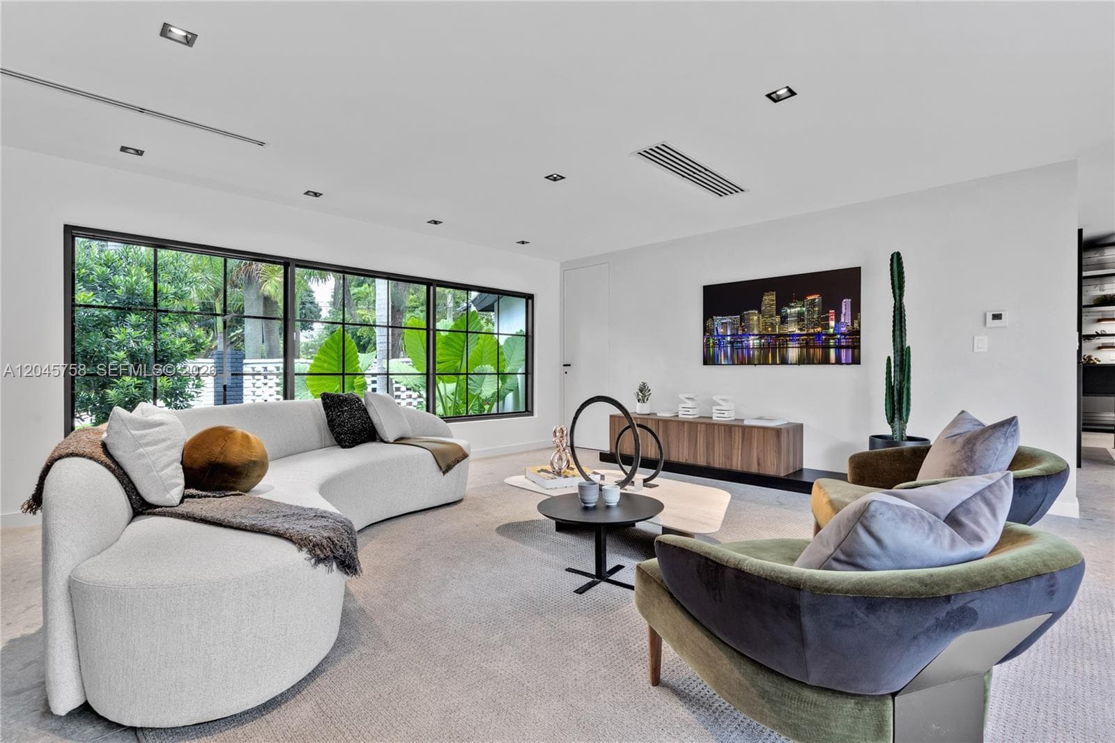 2500 Bayview Dr photo 3