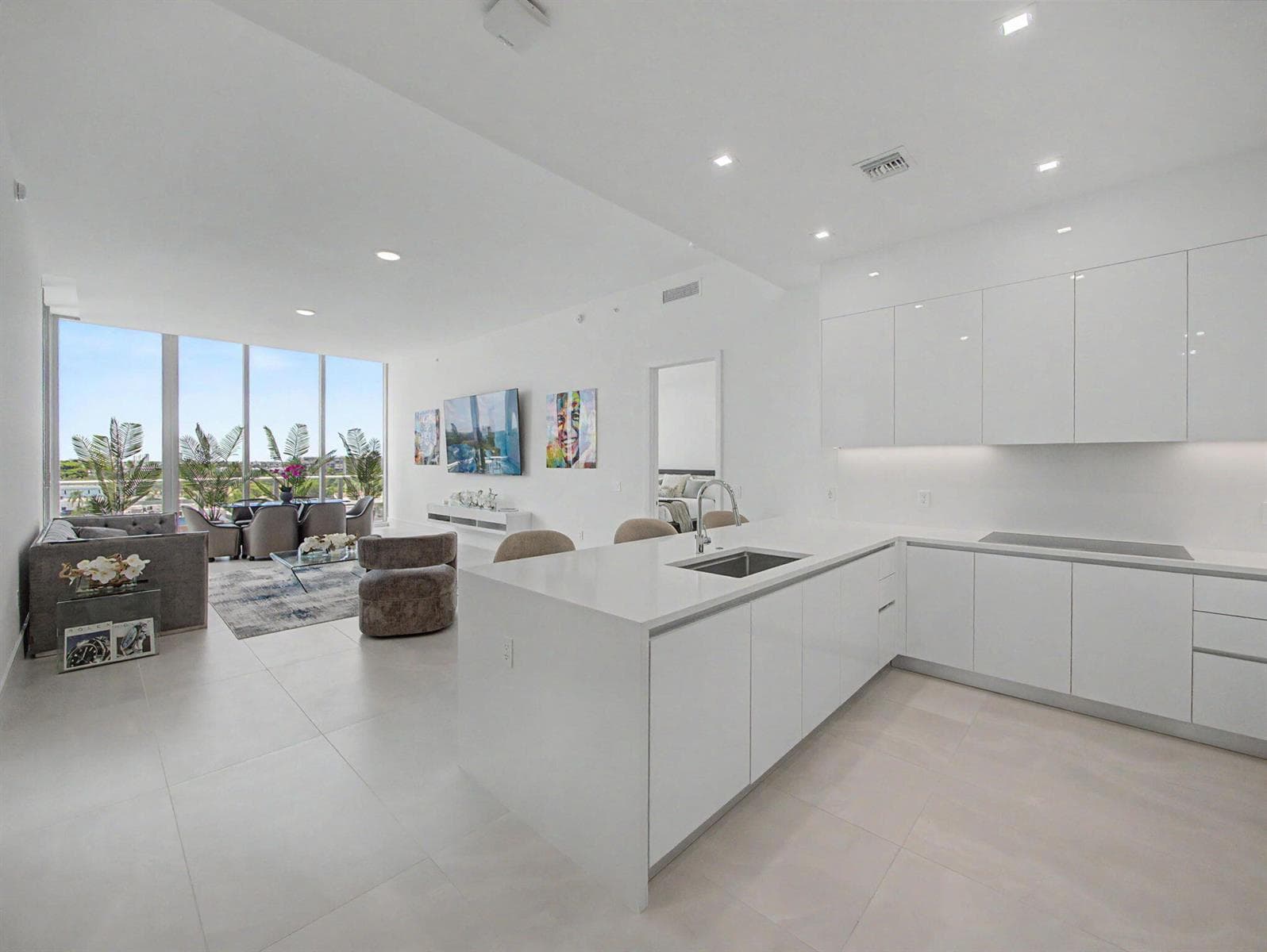 220 Lake Shore Drive photo 5