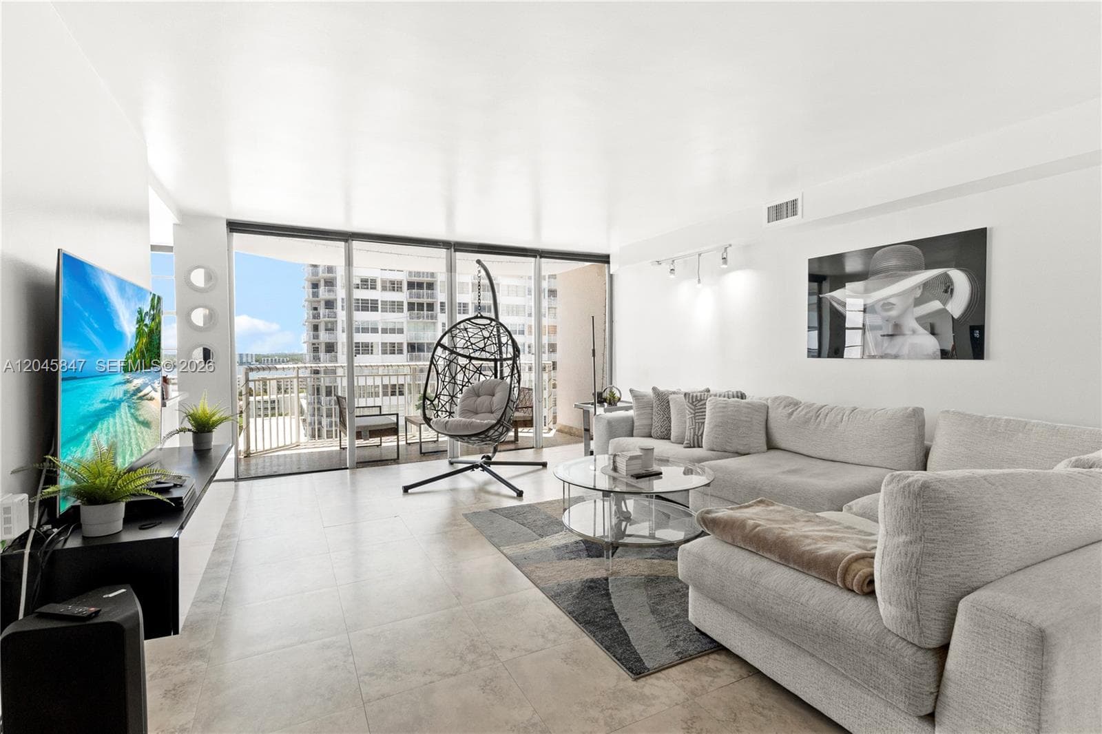 18071 Biscayne Blvd 1404 photo 5