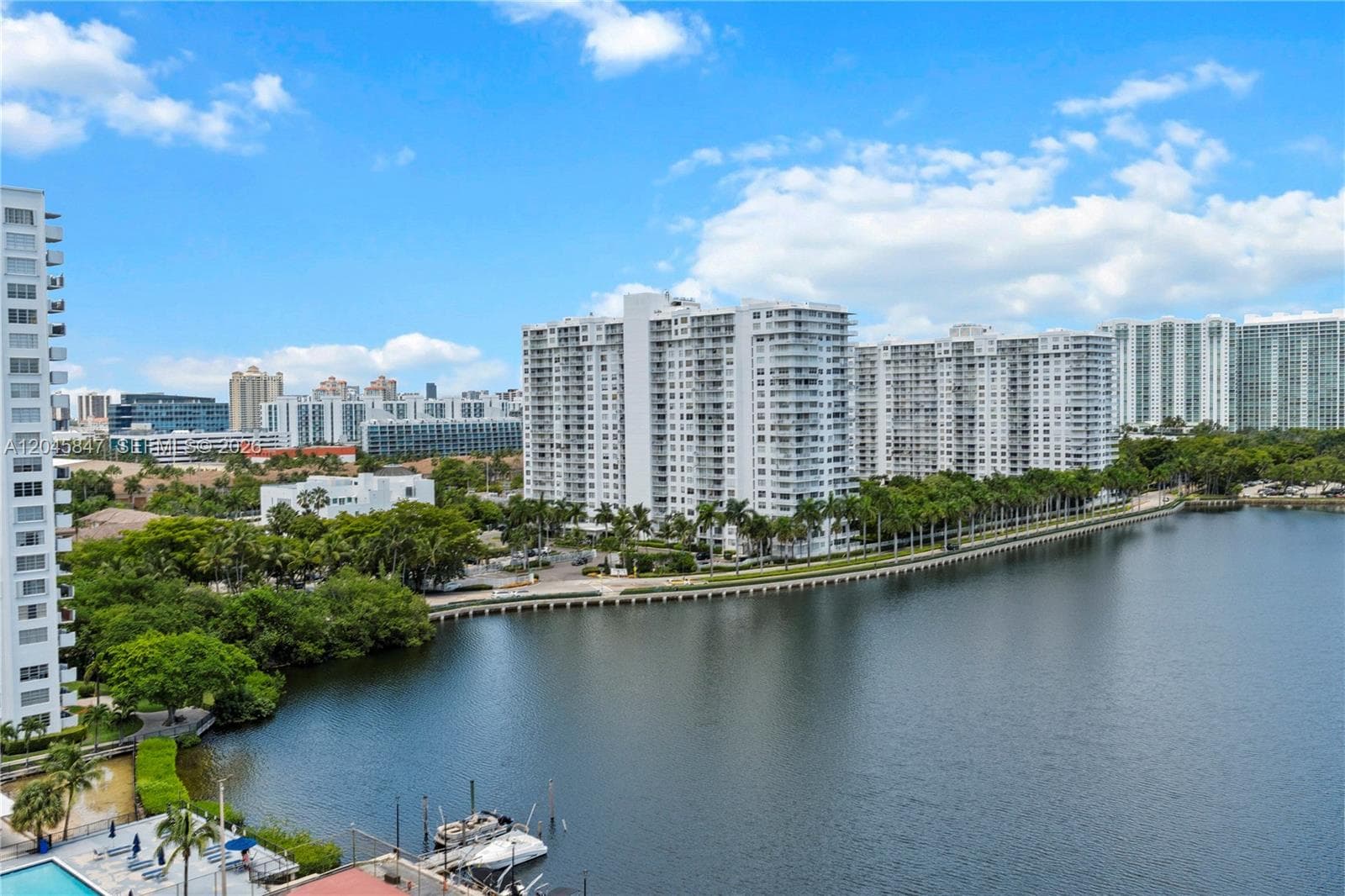 18071 Biscayne Blvd 1404 photo 10