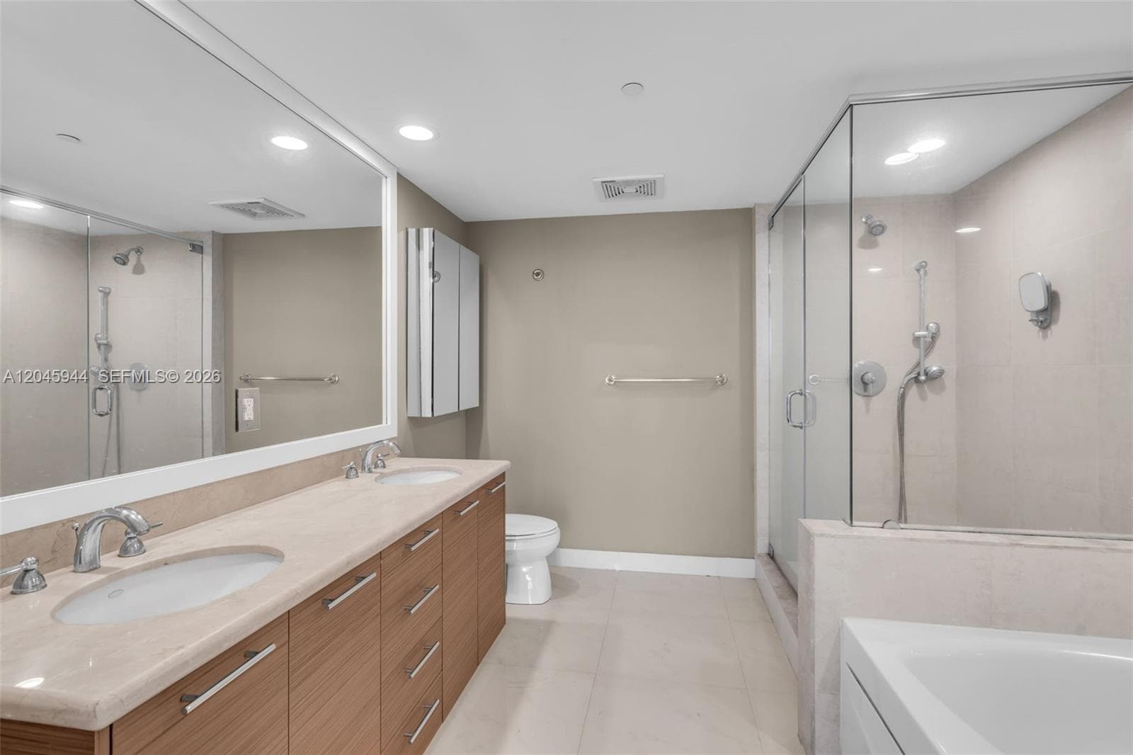 50 Biscayne Blvd 4208 photo 17