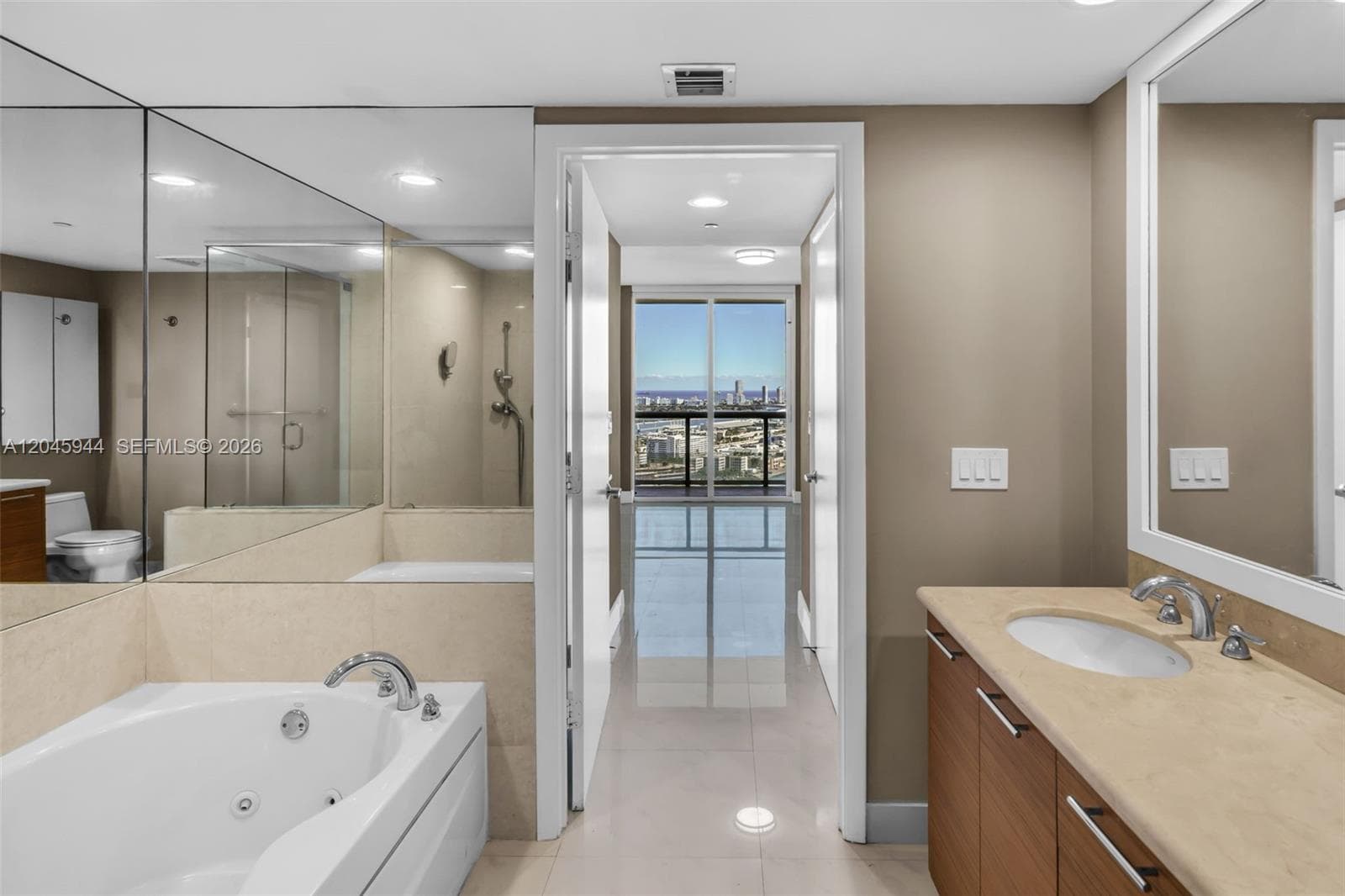 50 Biscayne Blvd 4208 photo 12