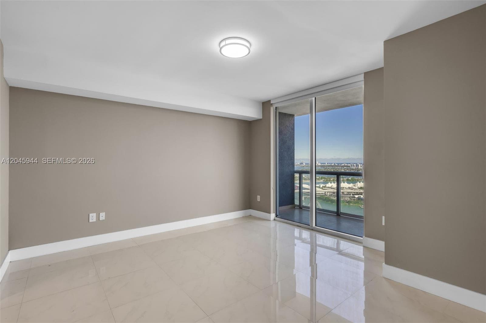 50 Biscayne Blvd 4208 photo 11