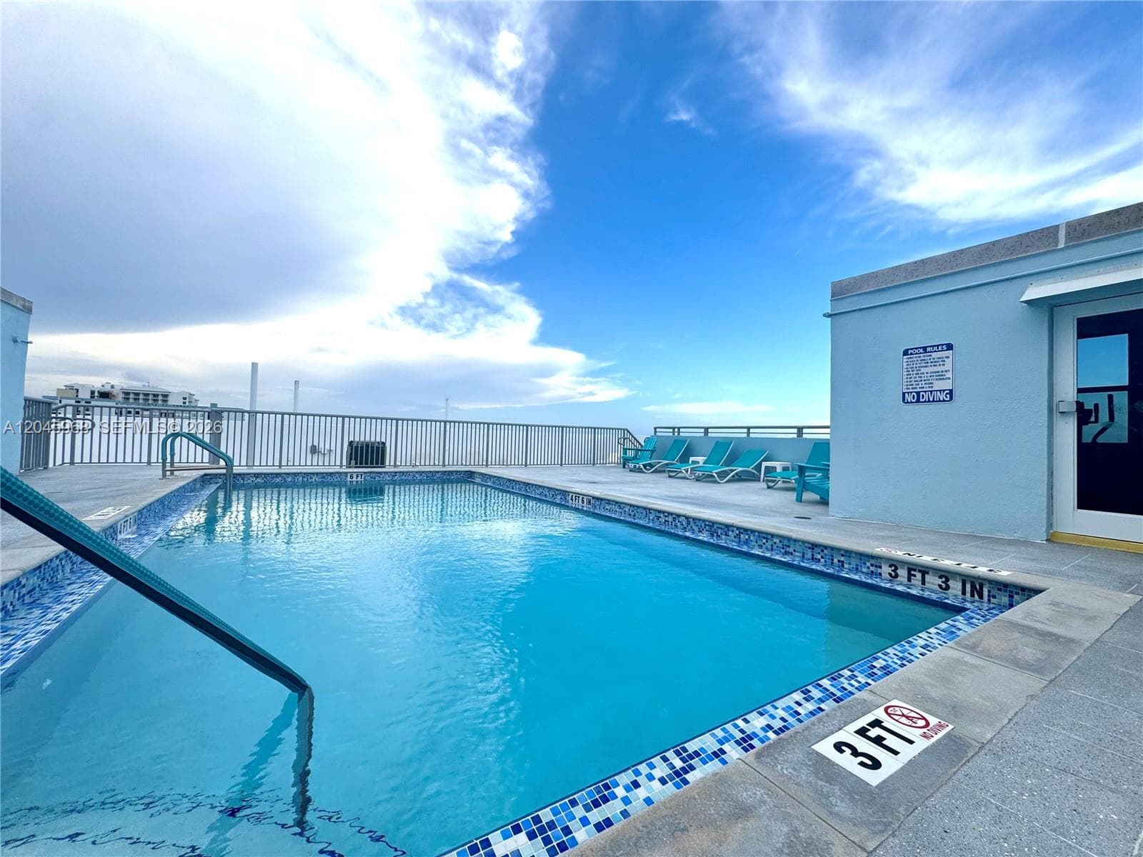 400 N Surf Rd RGB photo 14