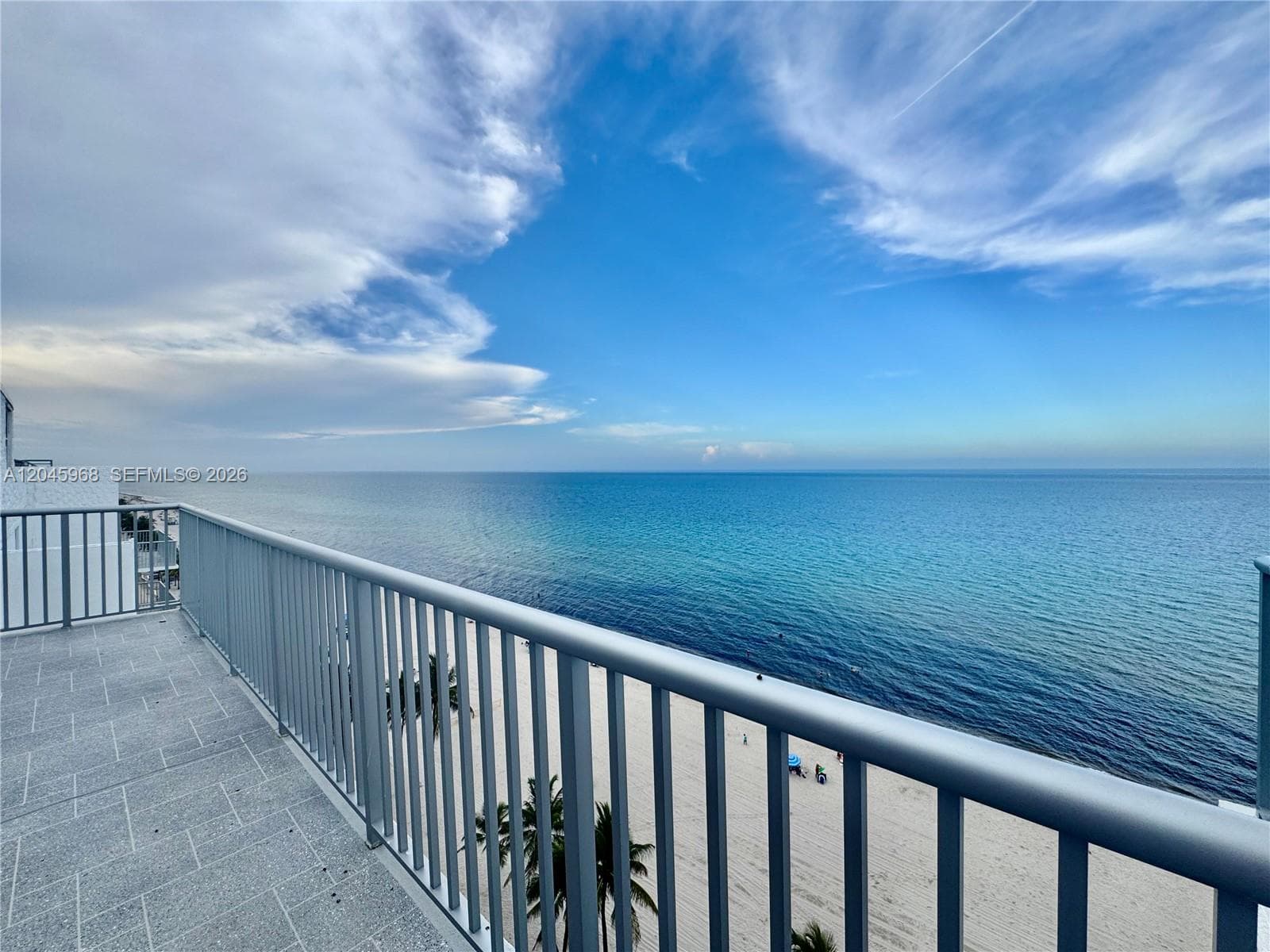 400 N Surf Rd RGB photo 4