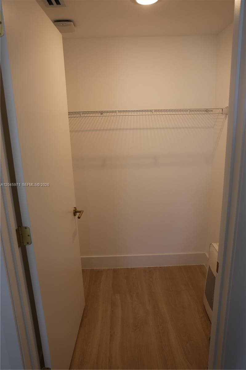 90 NE 32nd St 702 photo 18
