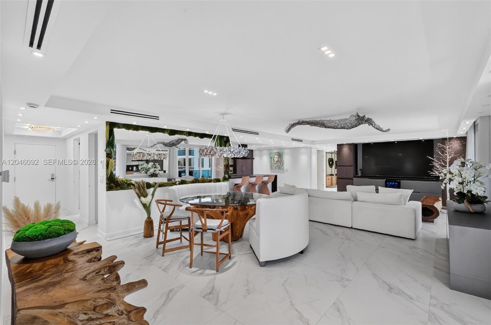 2301 Collins Ave 440-443 photo 6