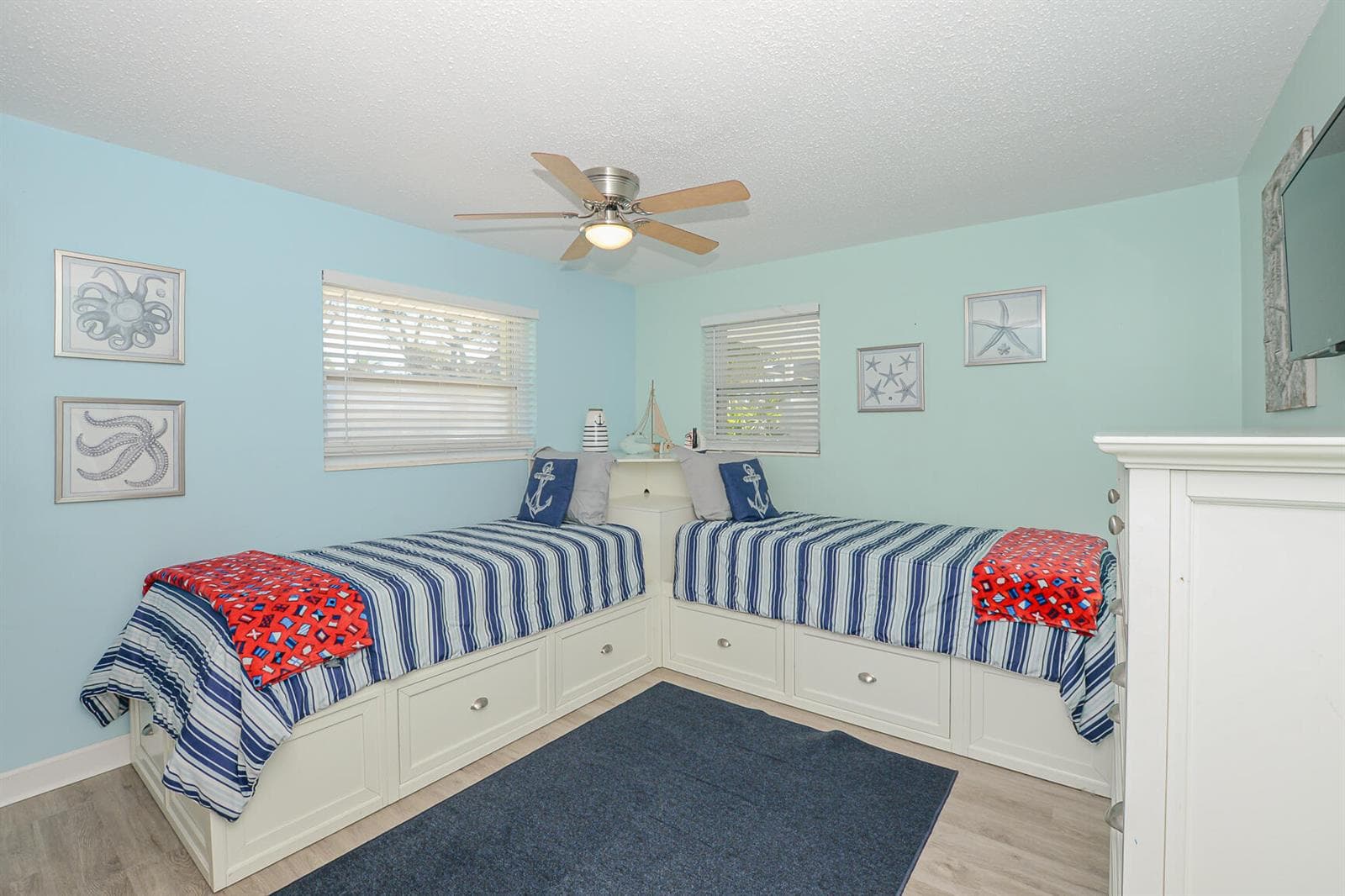 110 SW Hideaway Place photo 16