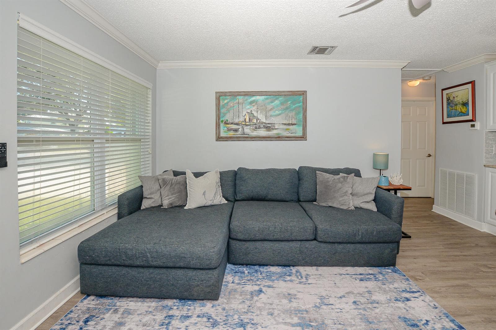 110 SW Hideaway Place photo 4
