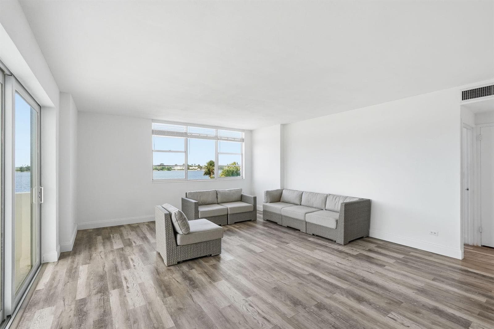 2800 N Flagler Drive 410 photo 10