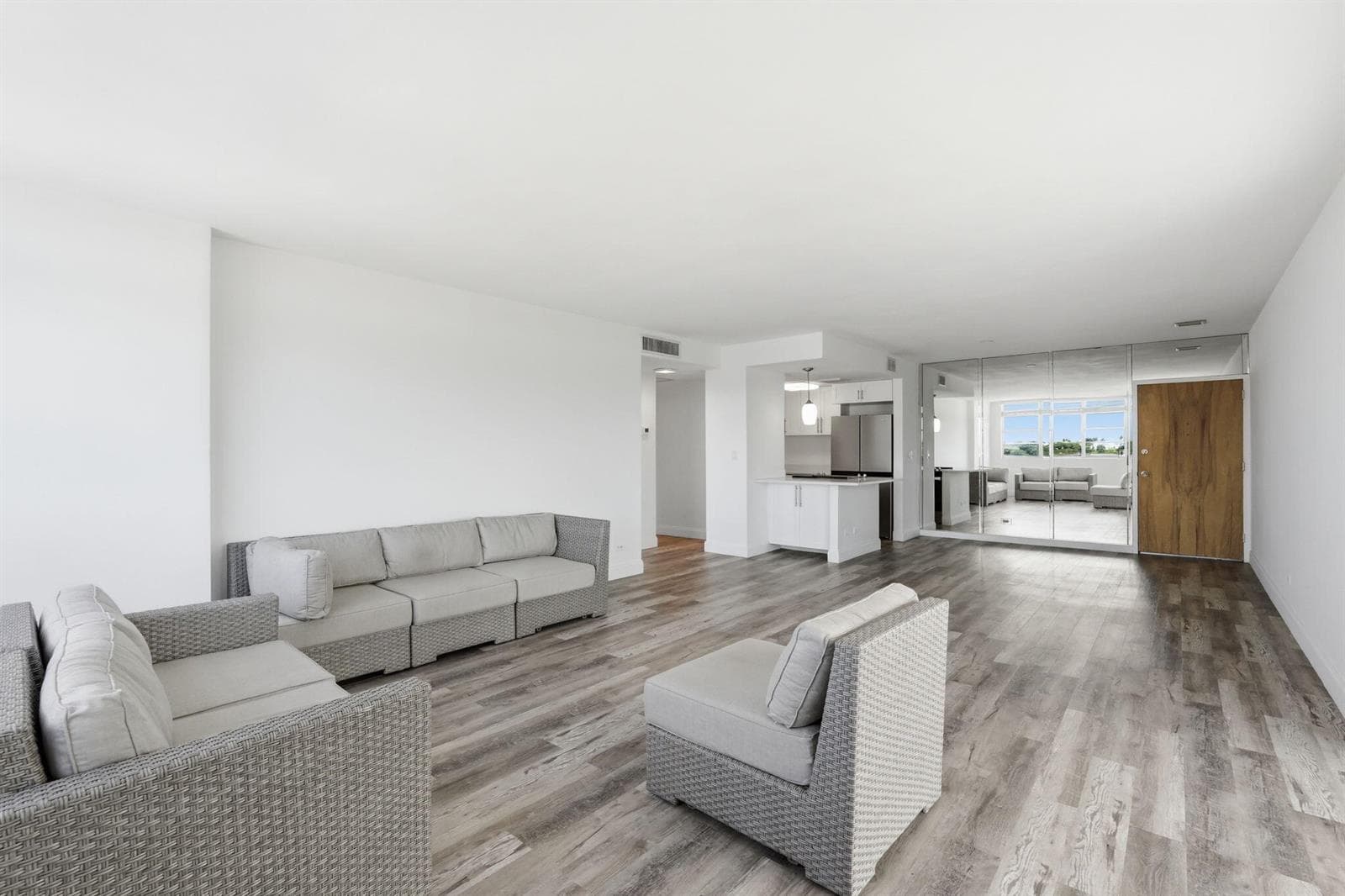 2800 N Flagler Drive 410 photo 14