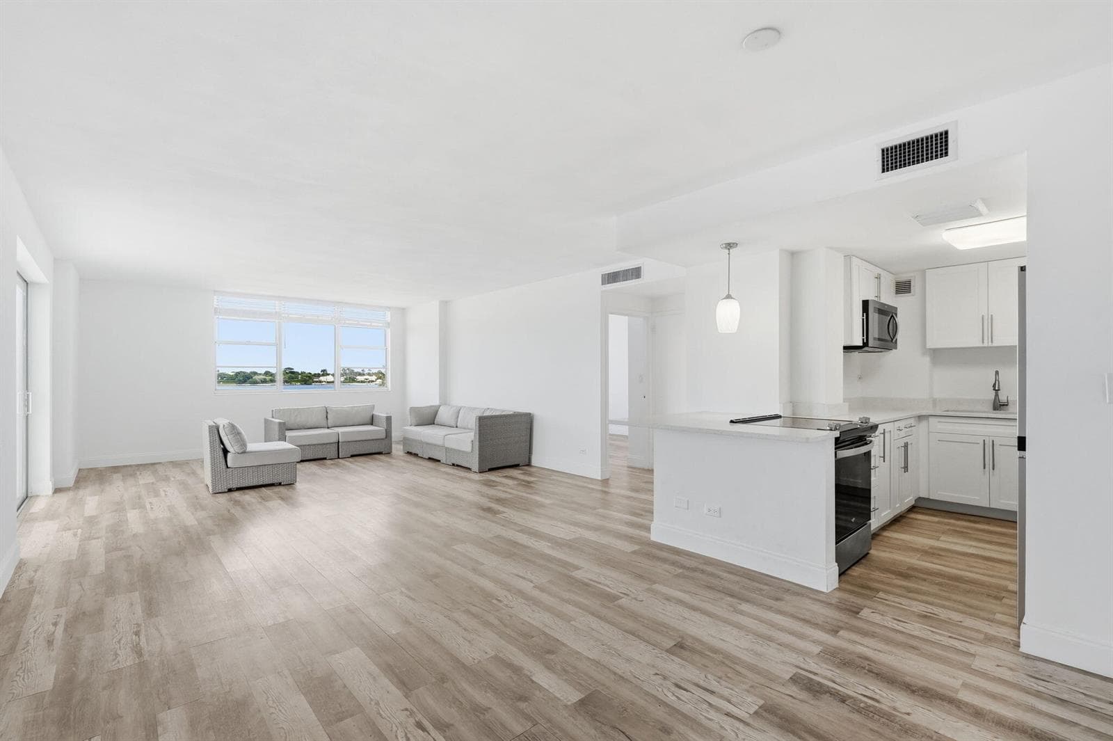 2800 N Flagler Drive 410 photo 11