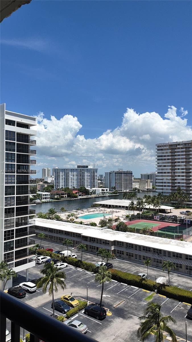 2049 S Ocean Dr 1004 photo 2