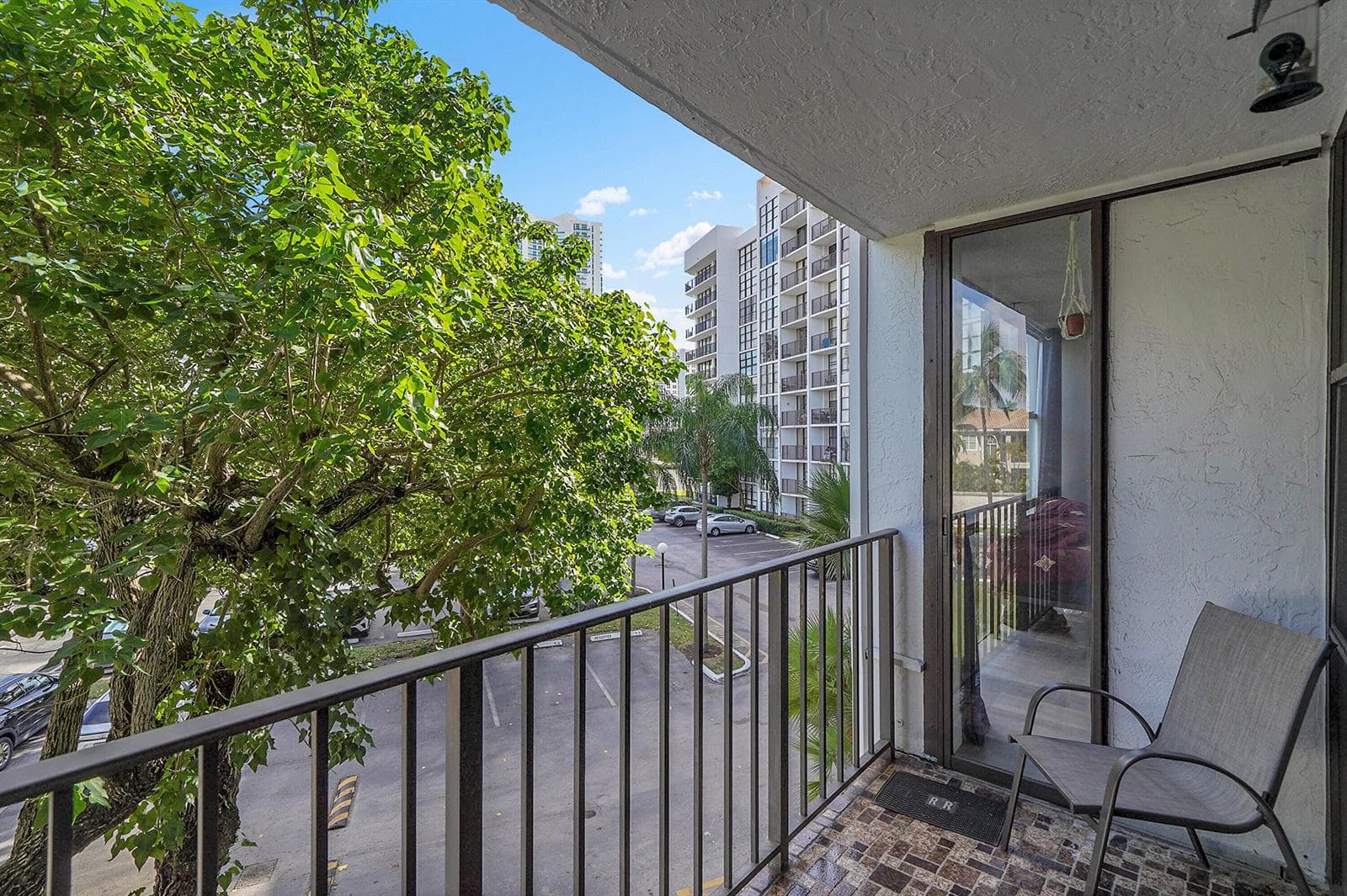 1000 Parkview Drive 306 photo 15