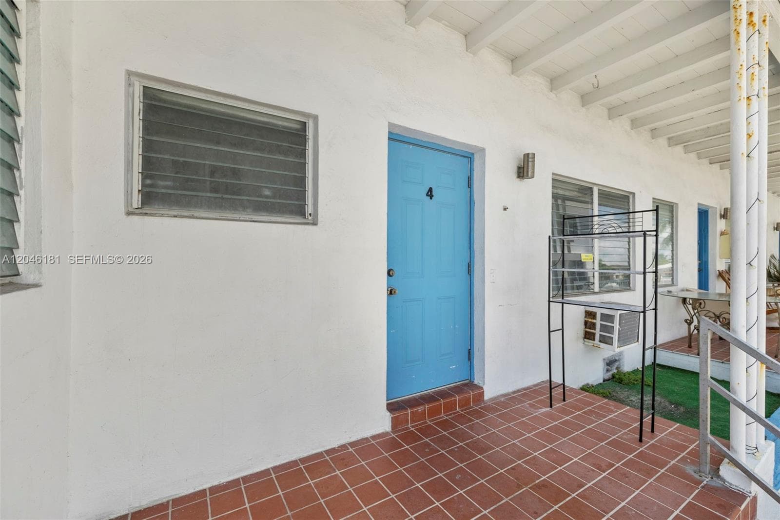 8135 Crespi Blvd 4 photo 6