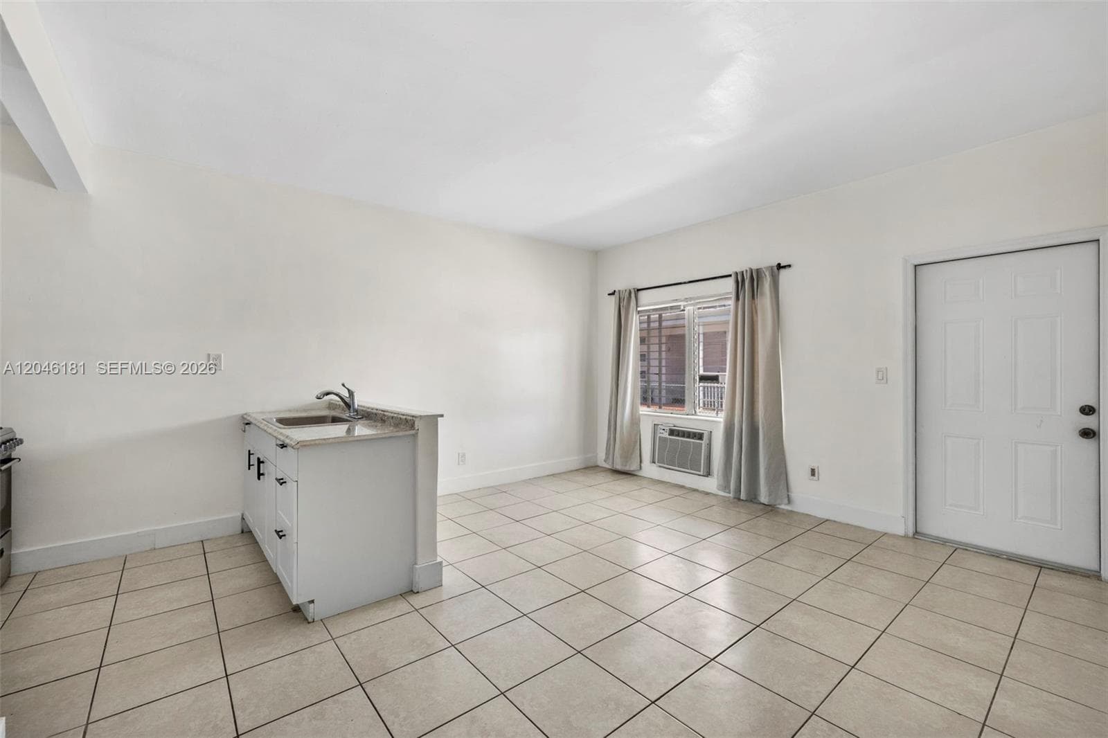 8135 Crespi Blvd 4 photo 22