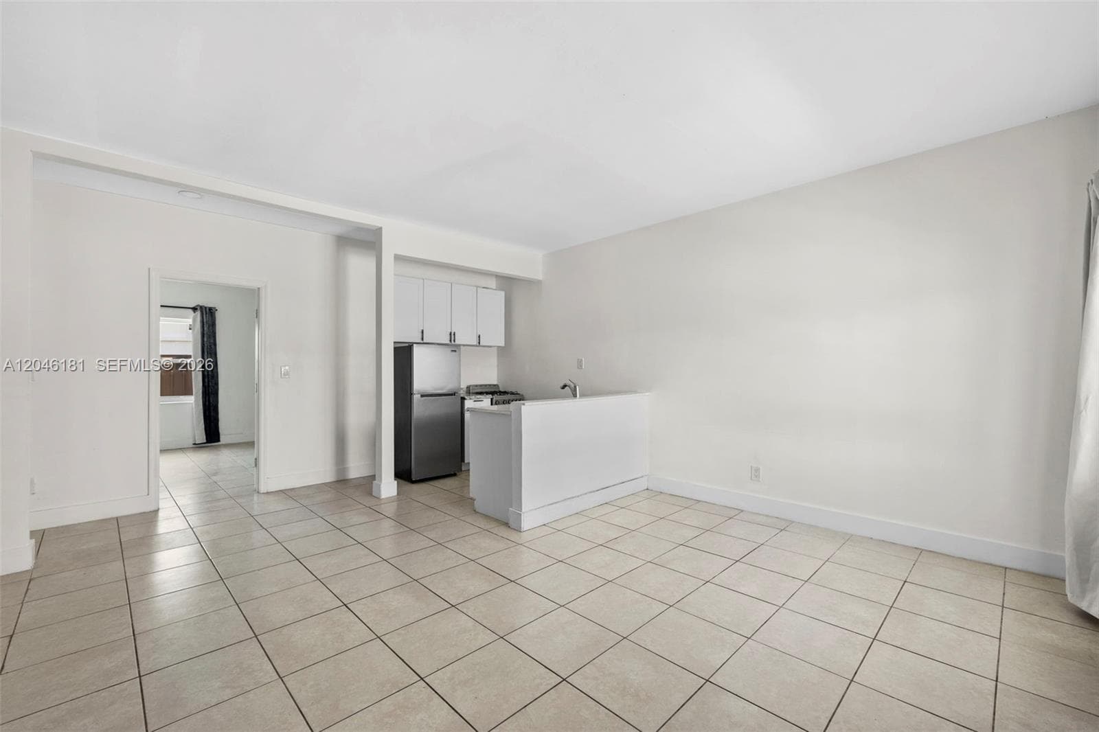 8135 Crespi Blvd 4 photo 21