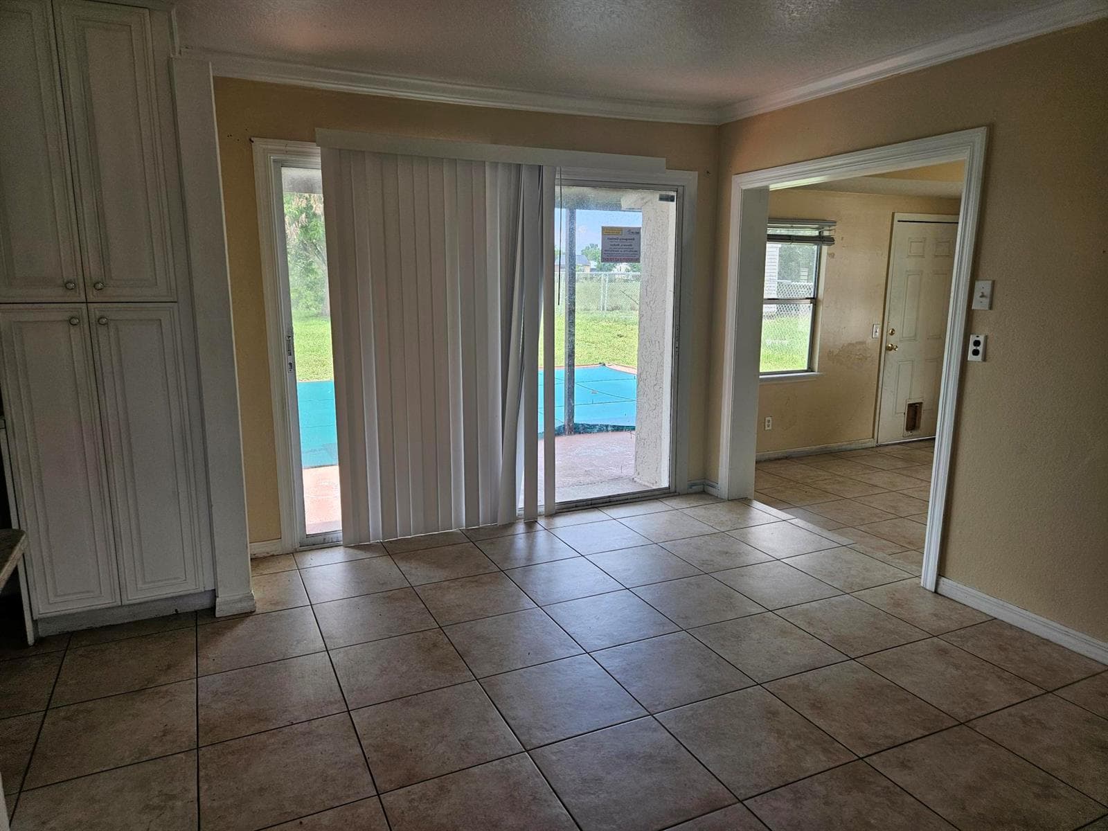 252 SW Cherryhill Road photo 4