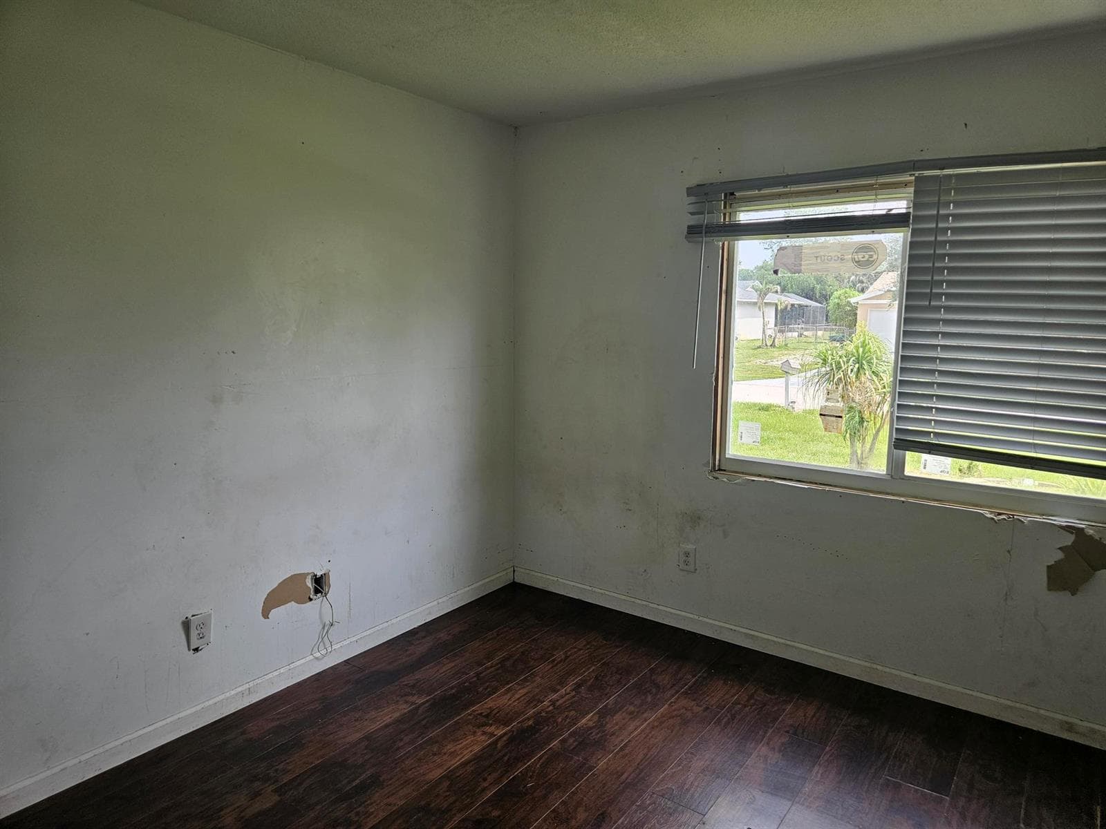 252 SW Cherryhill Road photo 8