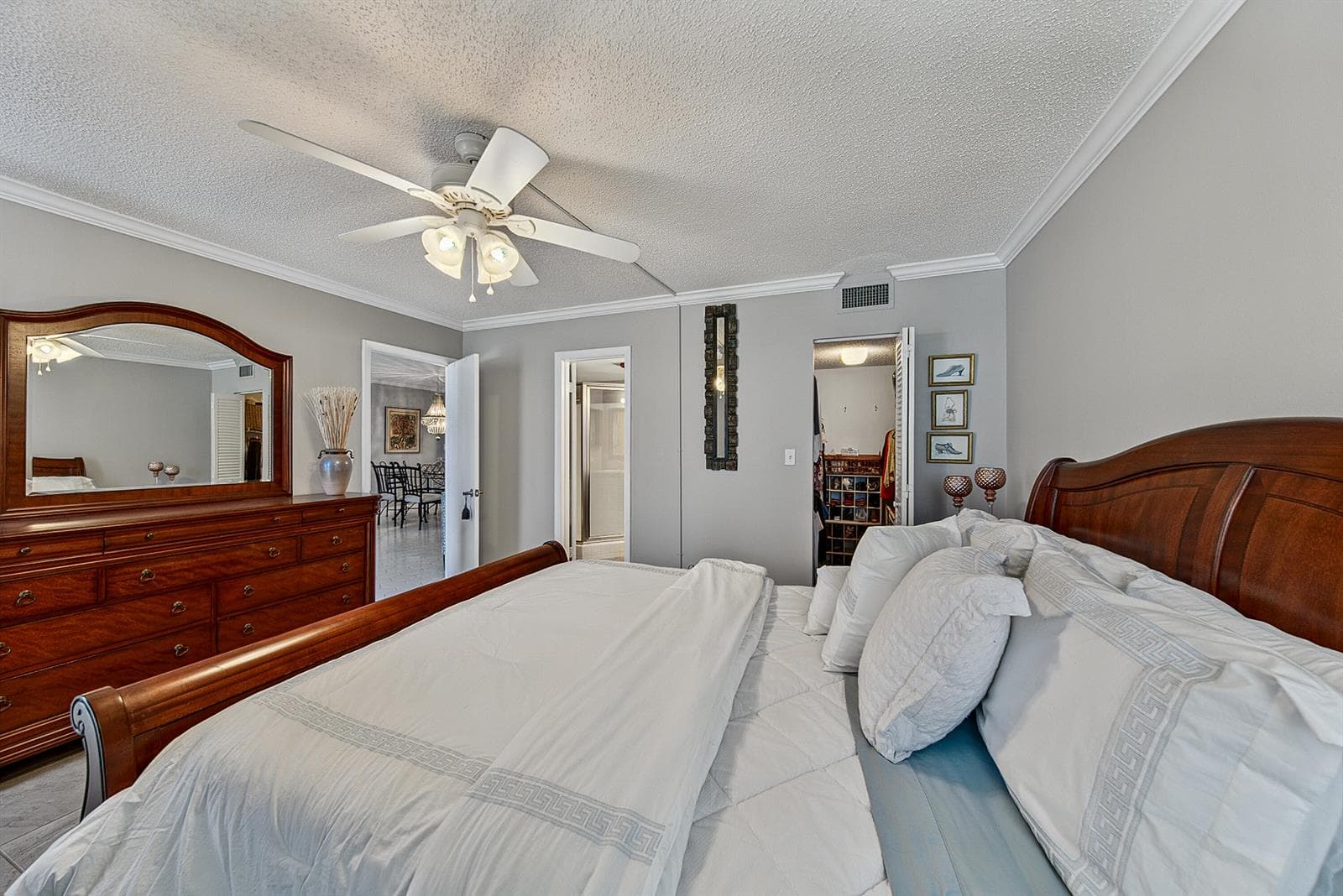 4800 Bayview Drive 402 photo 9