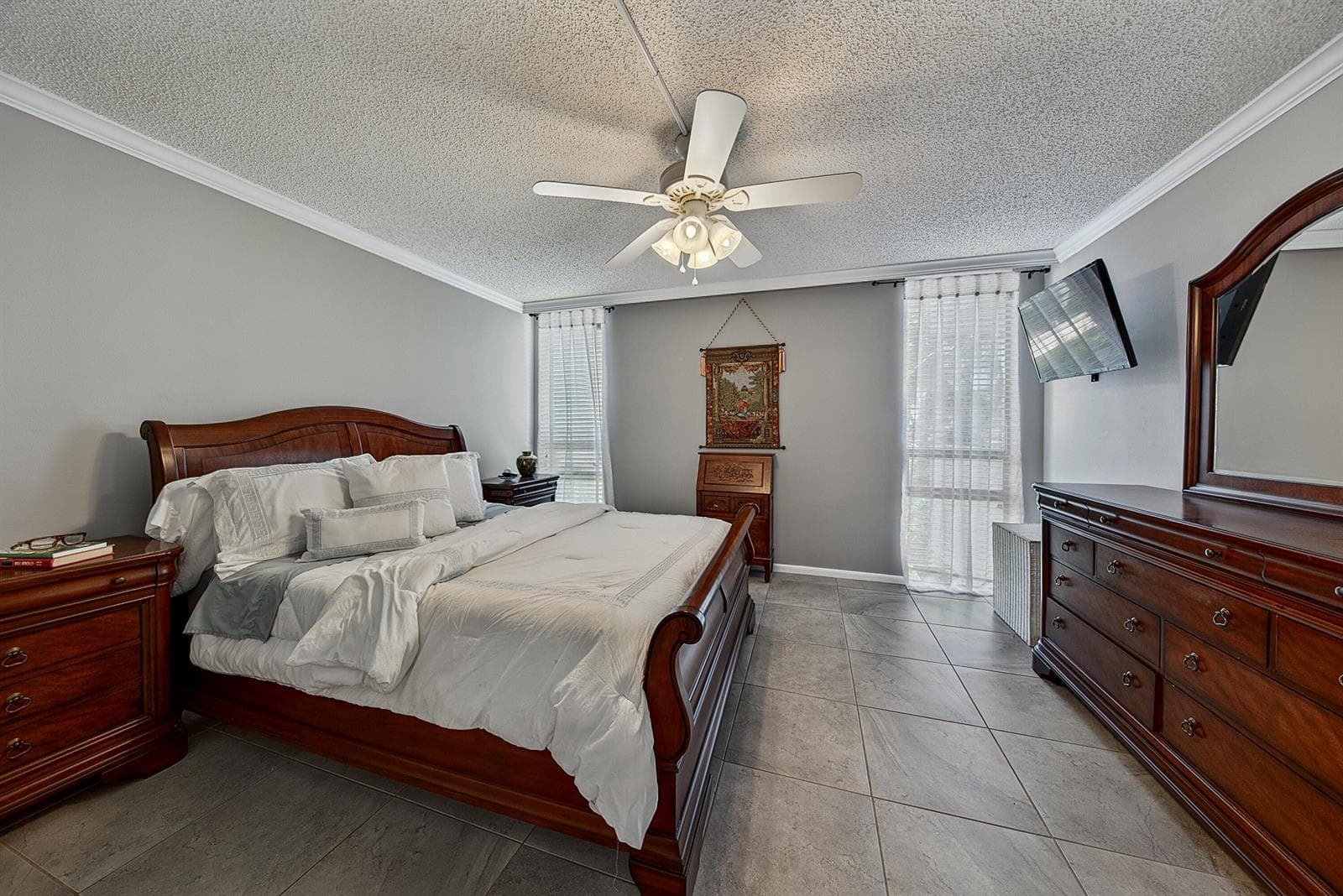 4800 Bayview Drive 402 photo 10