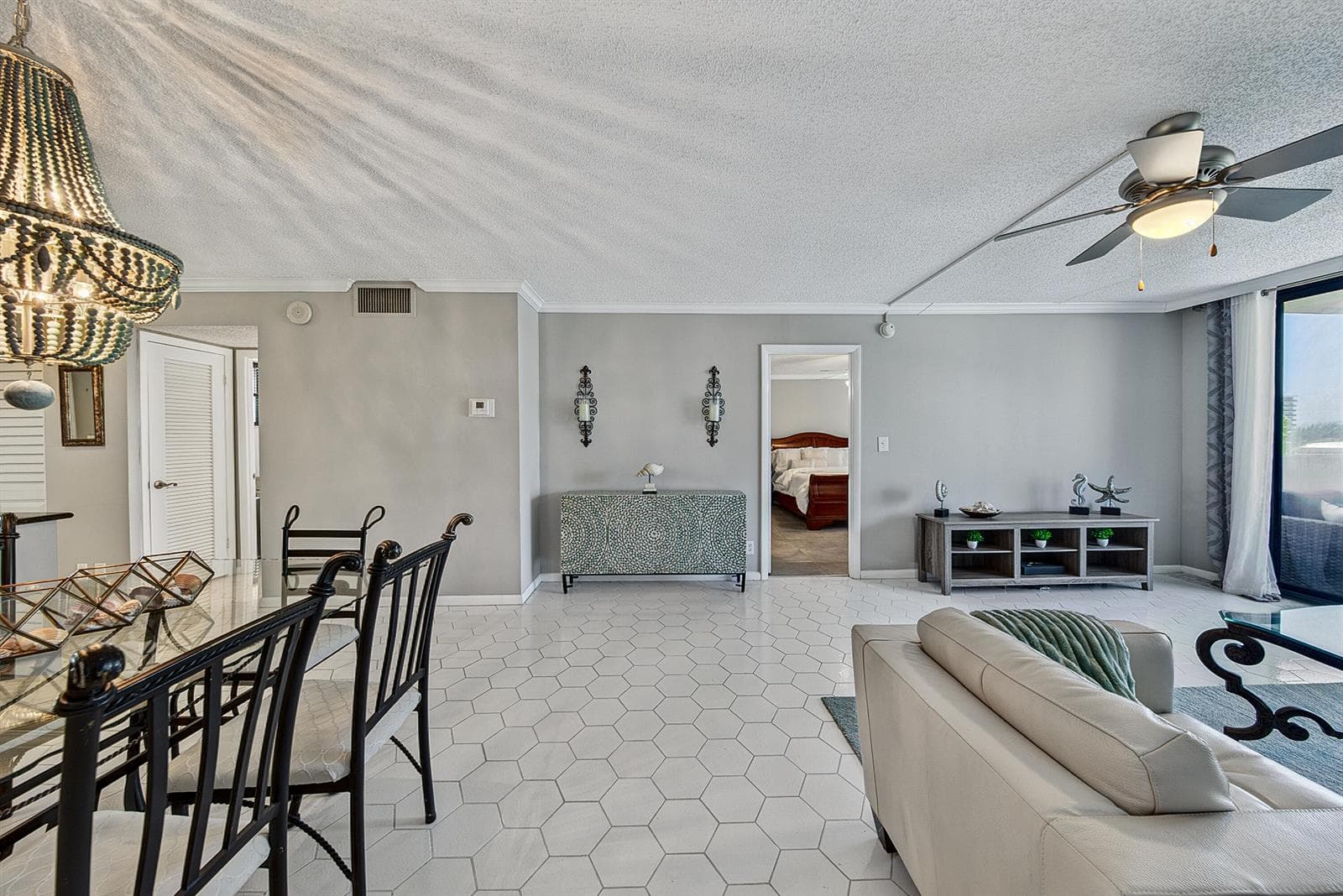 4800 Bayview Drive 402 photo 4