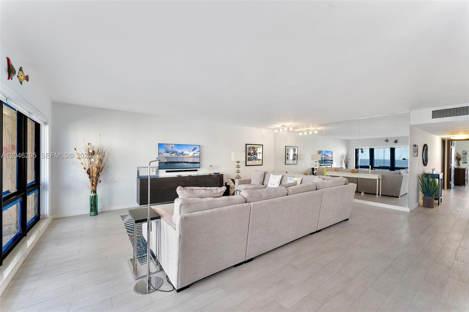 5100 N Ocean Blvd 916 photo 2
