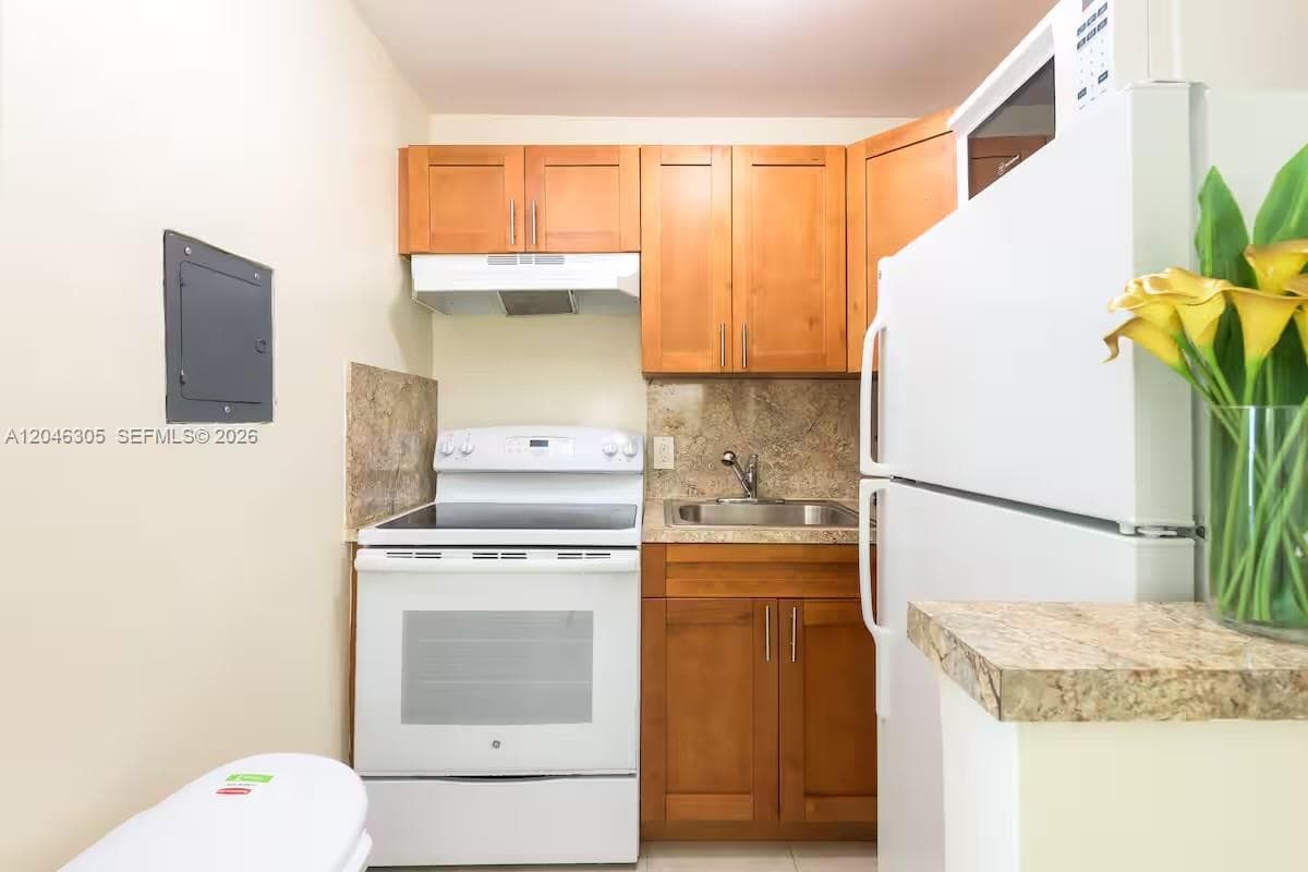 7904 West Dr 214 photo 10