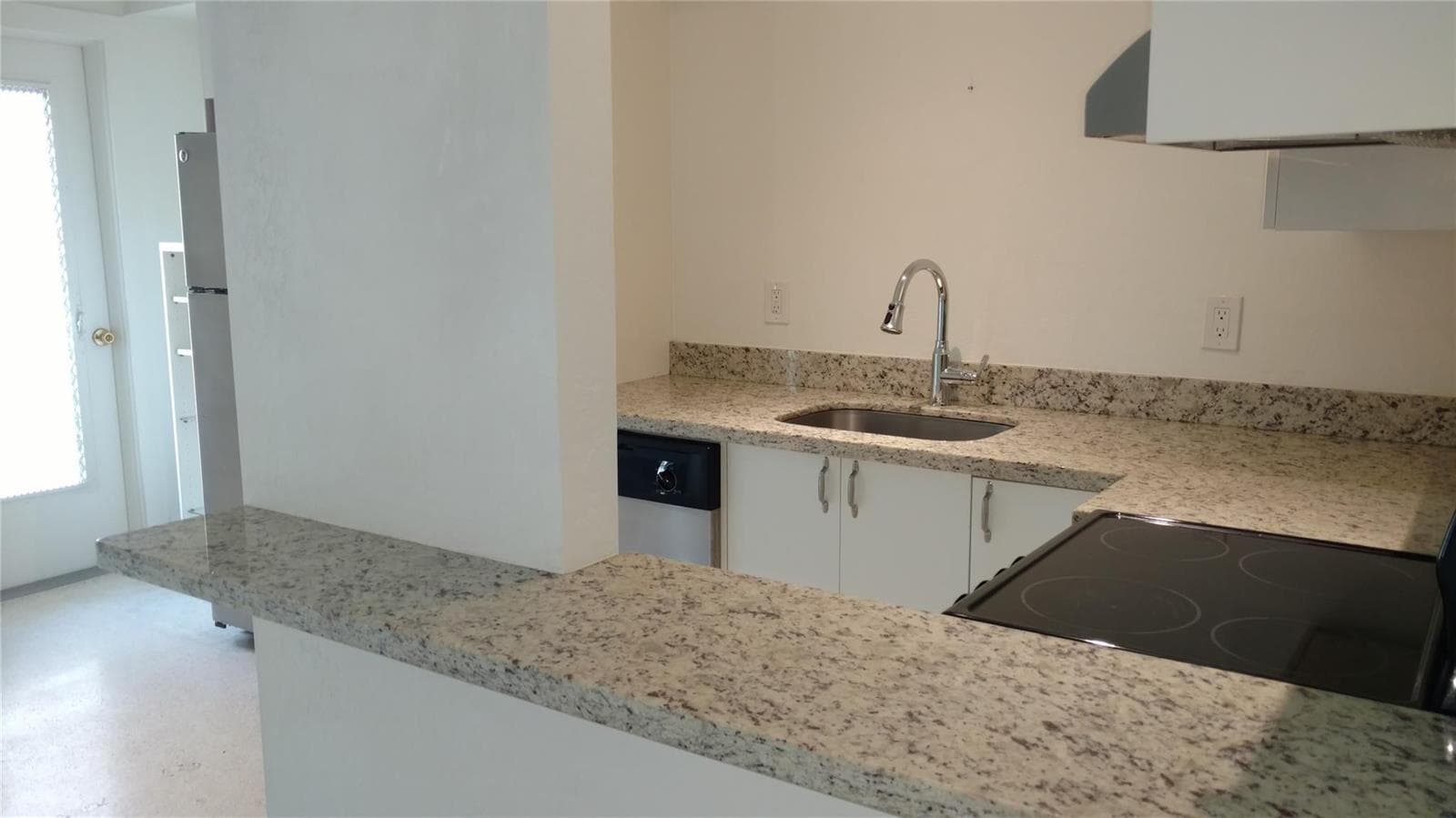 1354 Bayview Drive Unit G photo 6