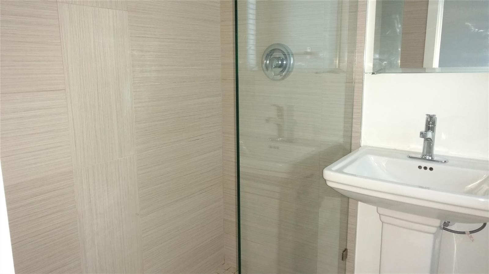 1354 Bayview Drive Unit G photo 9