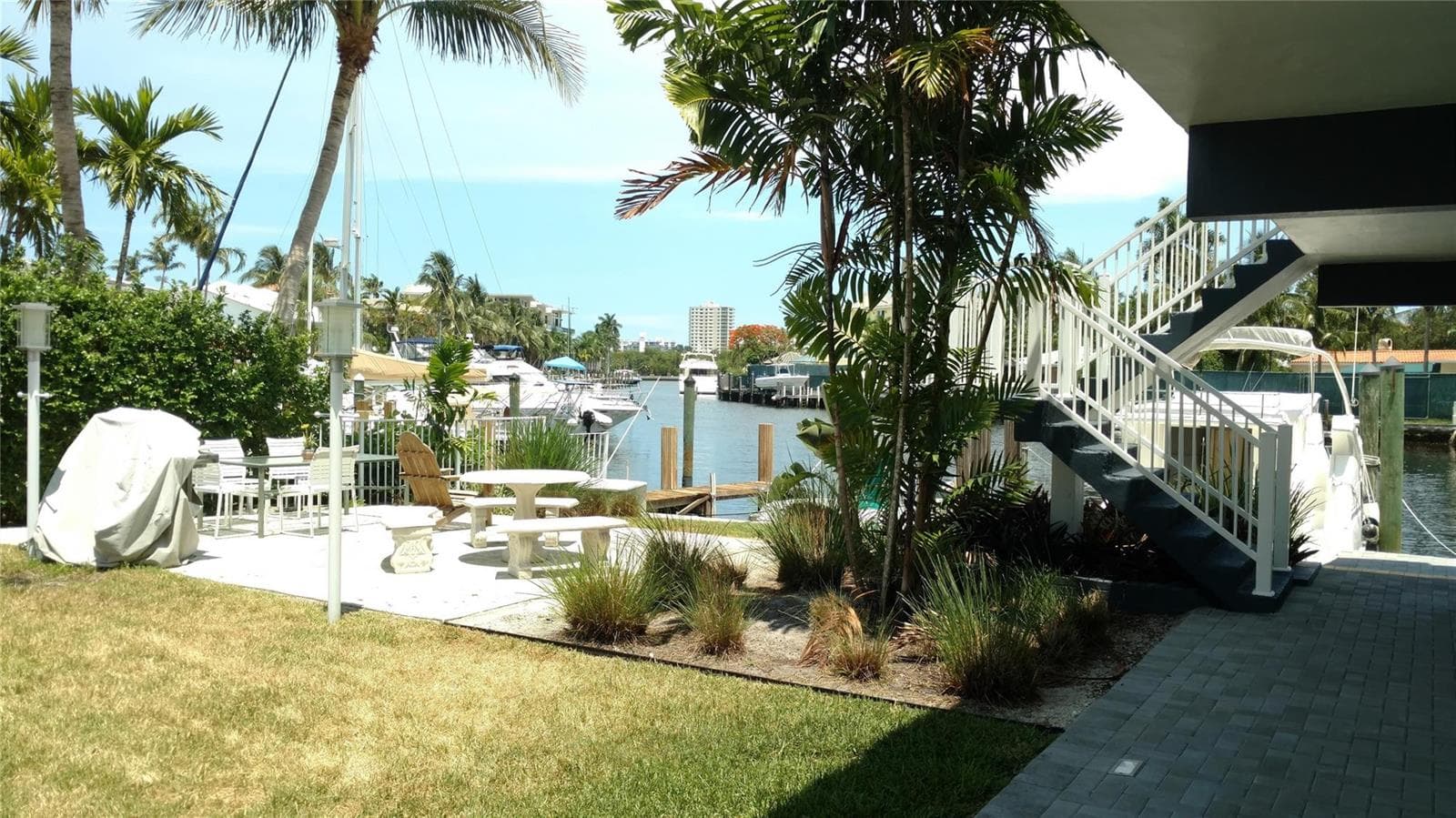 1354 Bayview Drive Unit G photo 11