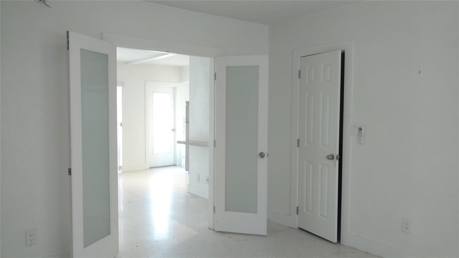 1354 Bayview Drive Unit G photo 8