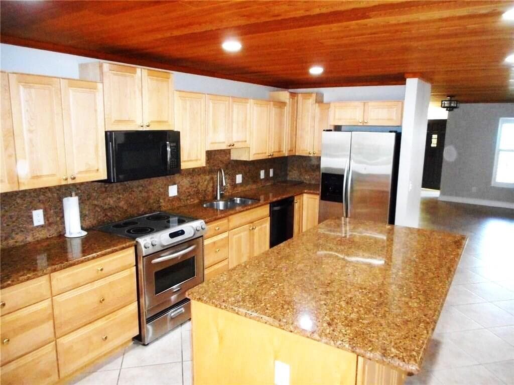 1903 Robalo Drive photo 3