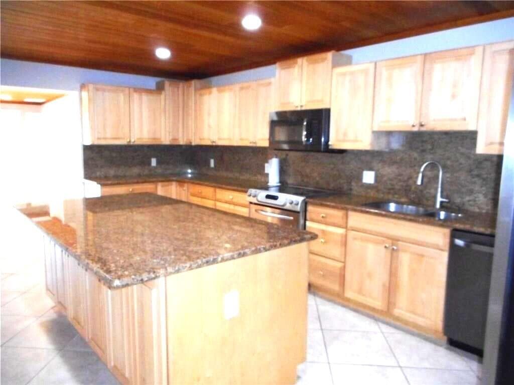 1903 Robalo Drive photo 4