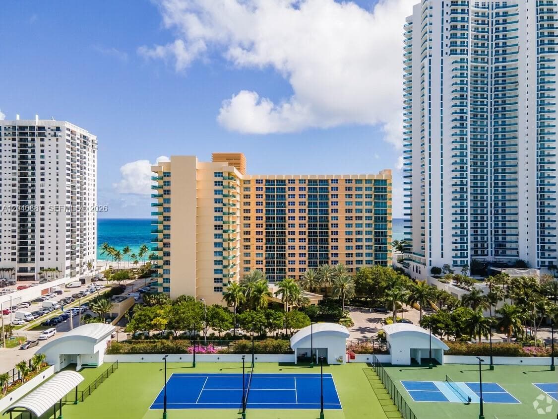 2501 S Ocean Dr 438 photo 2
