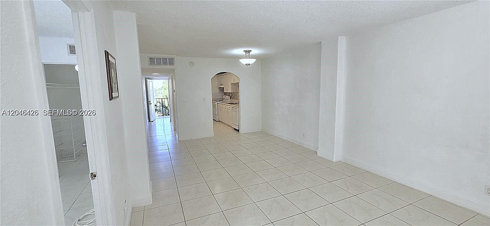 2903 NE 163rd St 404 photo 2