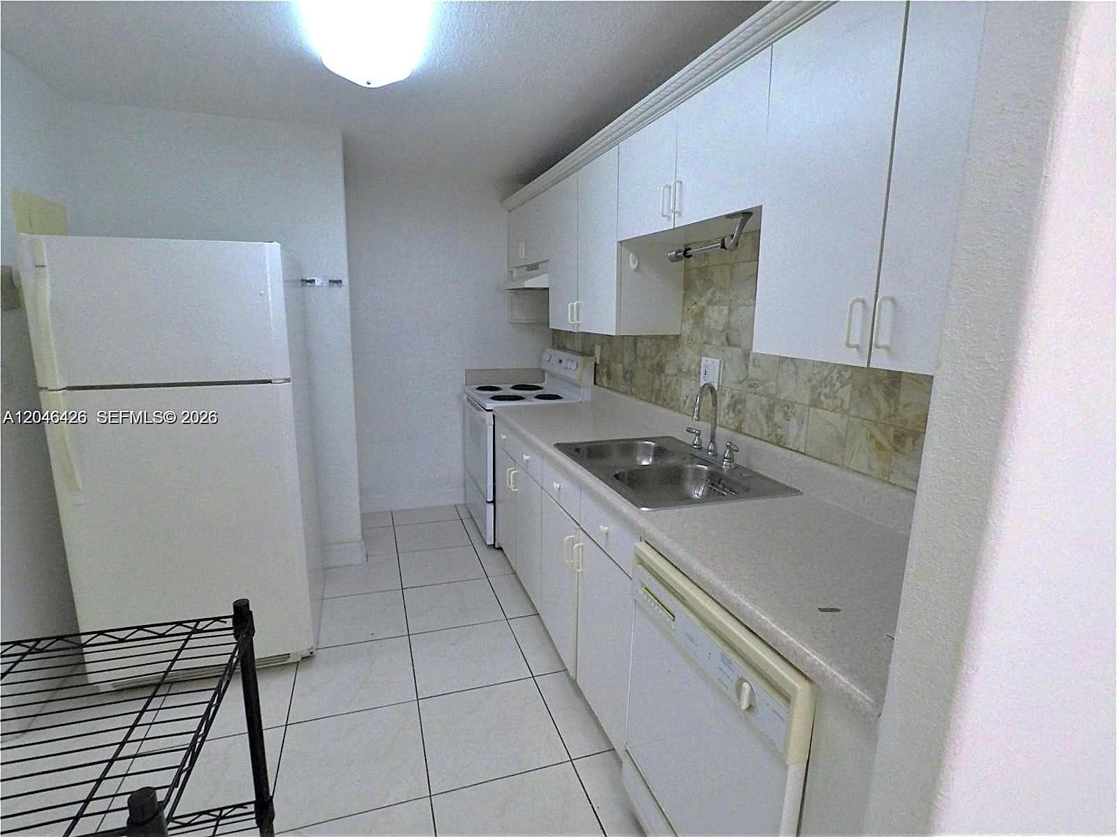 2903 NE 163rd St 404 photo 11
