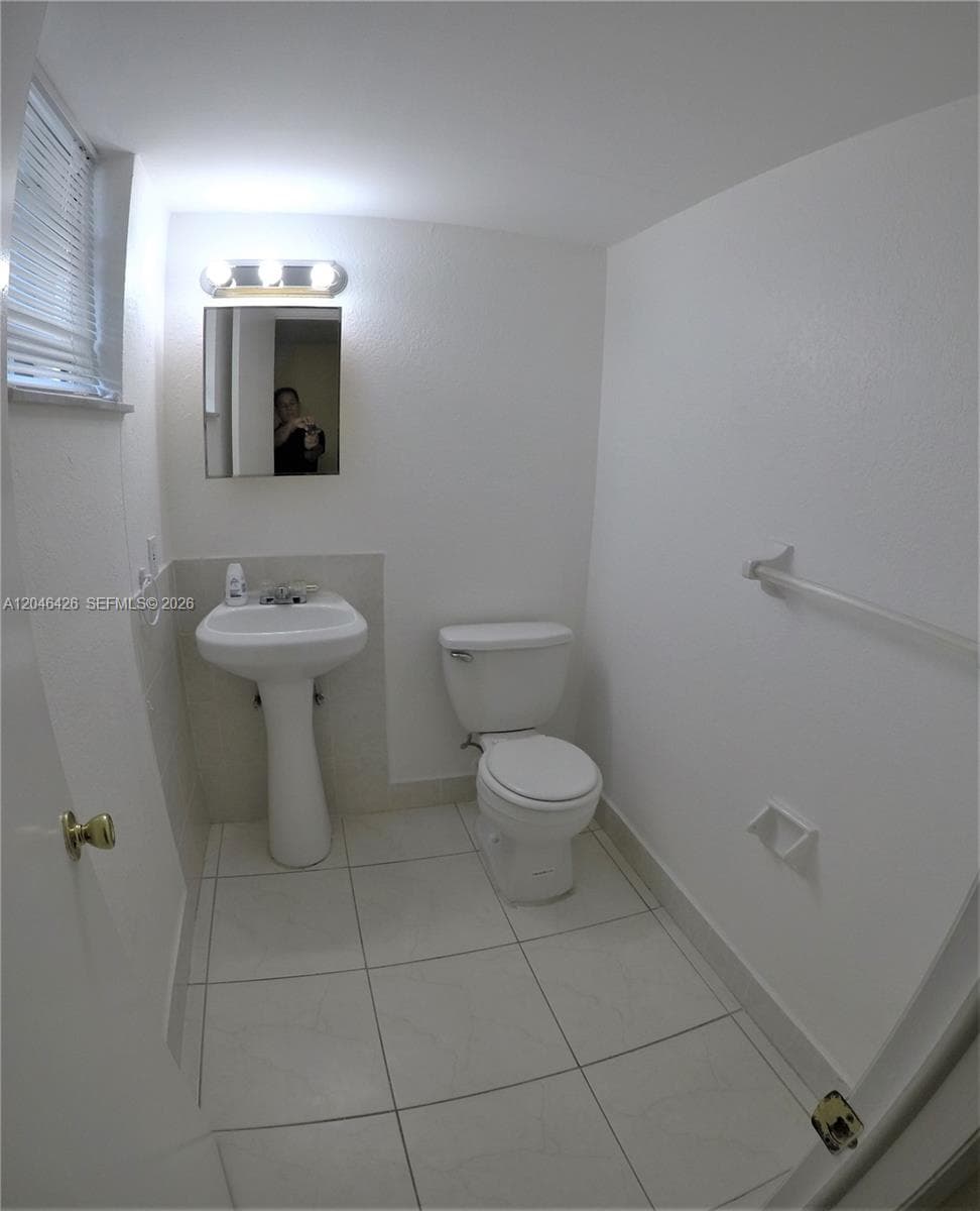 2903 NE 163rd St 404 photo 8