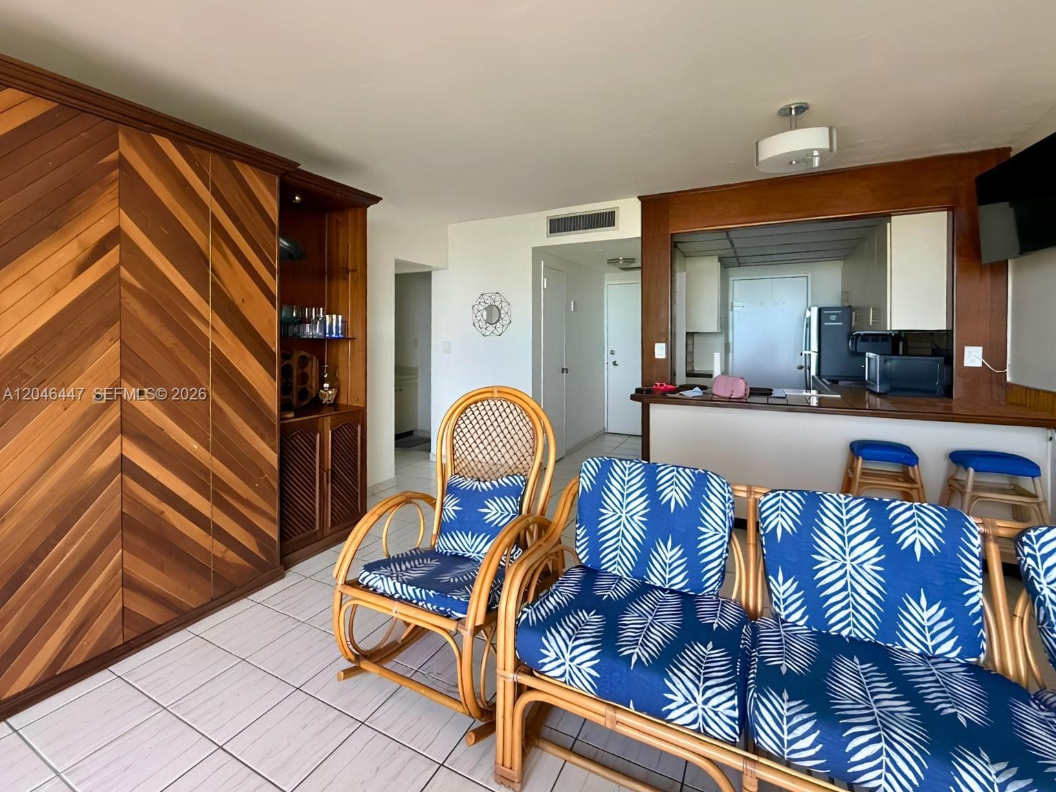 2899 Collins Ave 905 photo 5