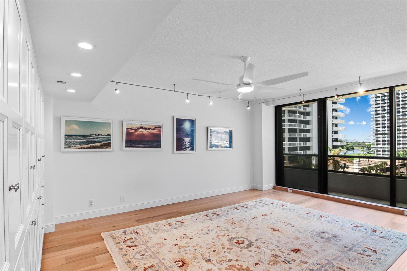 100 Lakeshore Drive 458 photo 17