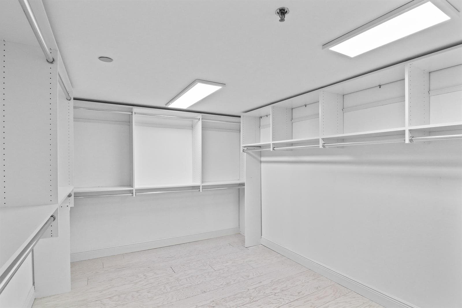 100 Lakeshore Drive 458 photo 12