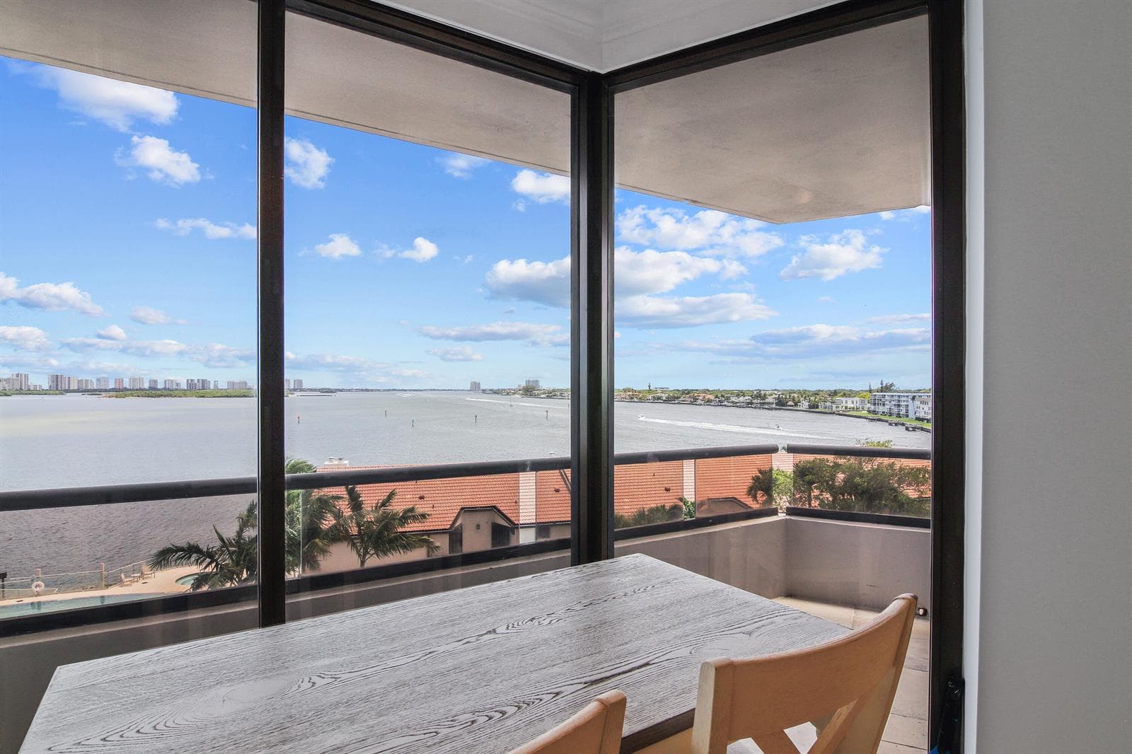 100 Lakeshore Drive 458 photo 5