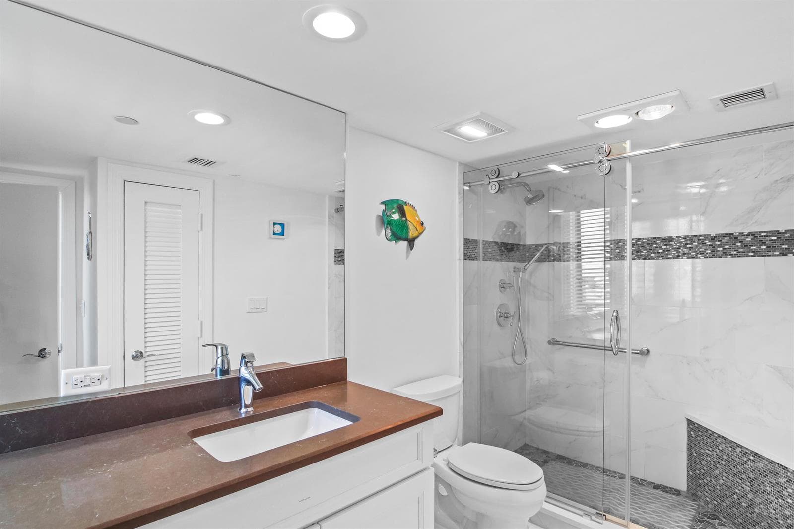 100 Lakeshore Drive 458 photo 18