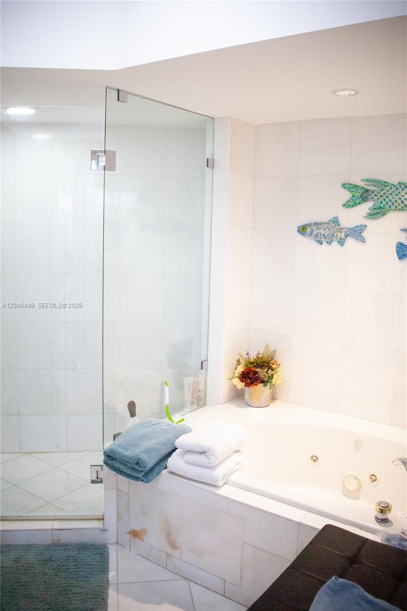 6301 Collins Ave 807 photo 23