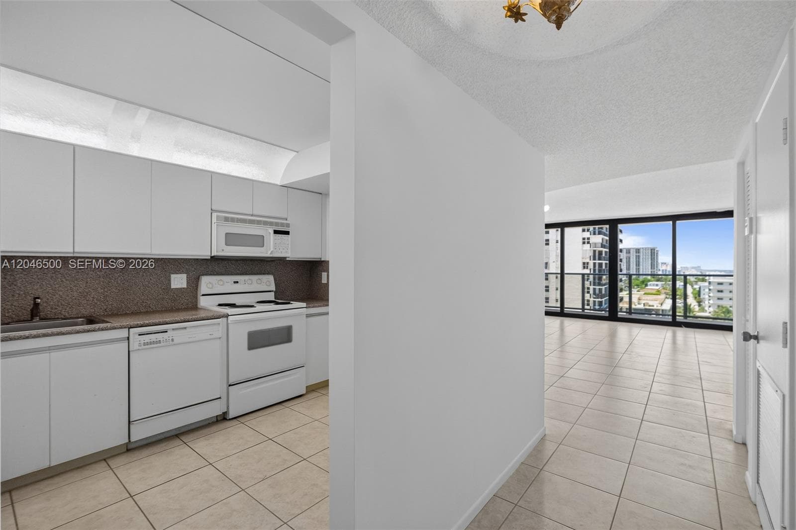 2301 S Ocean Dr 1004 photo 8