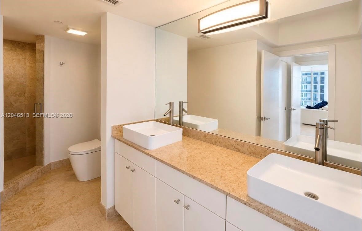 4775 Collins Ave 2407 photo 14